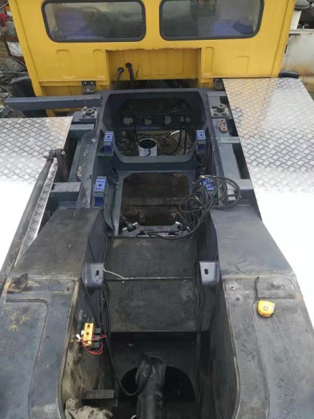 徐工200吨修复后的车架